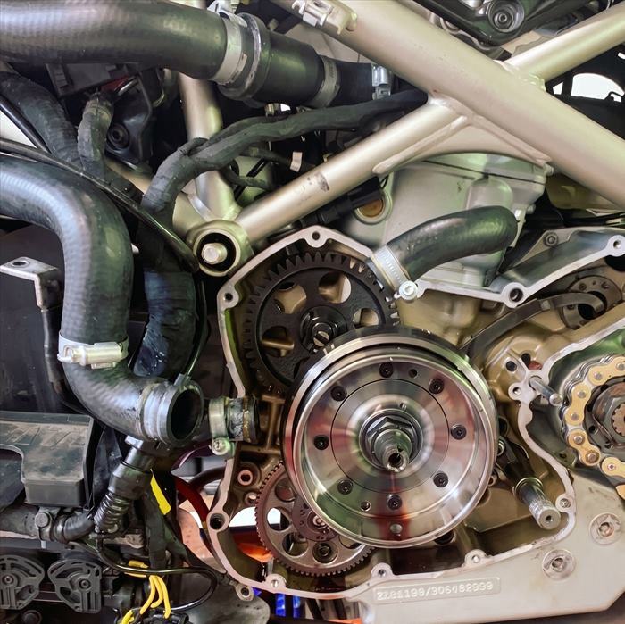 Clutch and chain drive at SNS Motorcycles