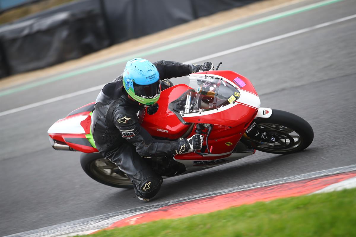 SNS Motorcycles Ducati on track